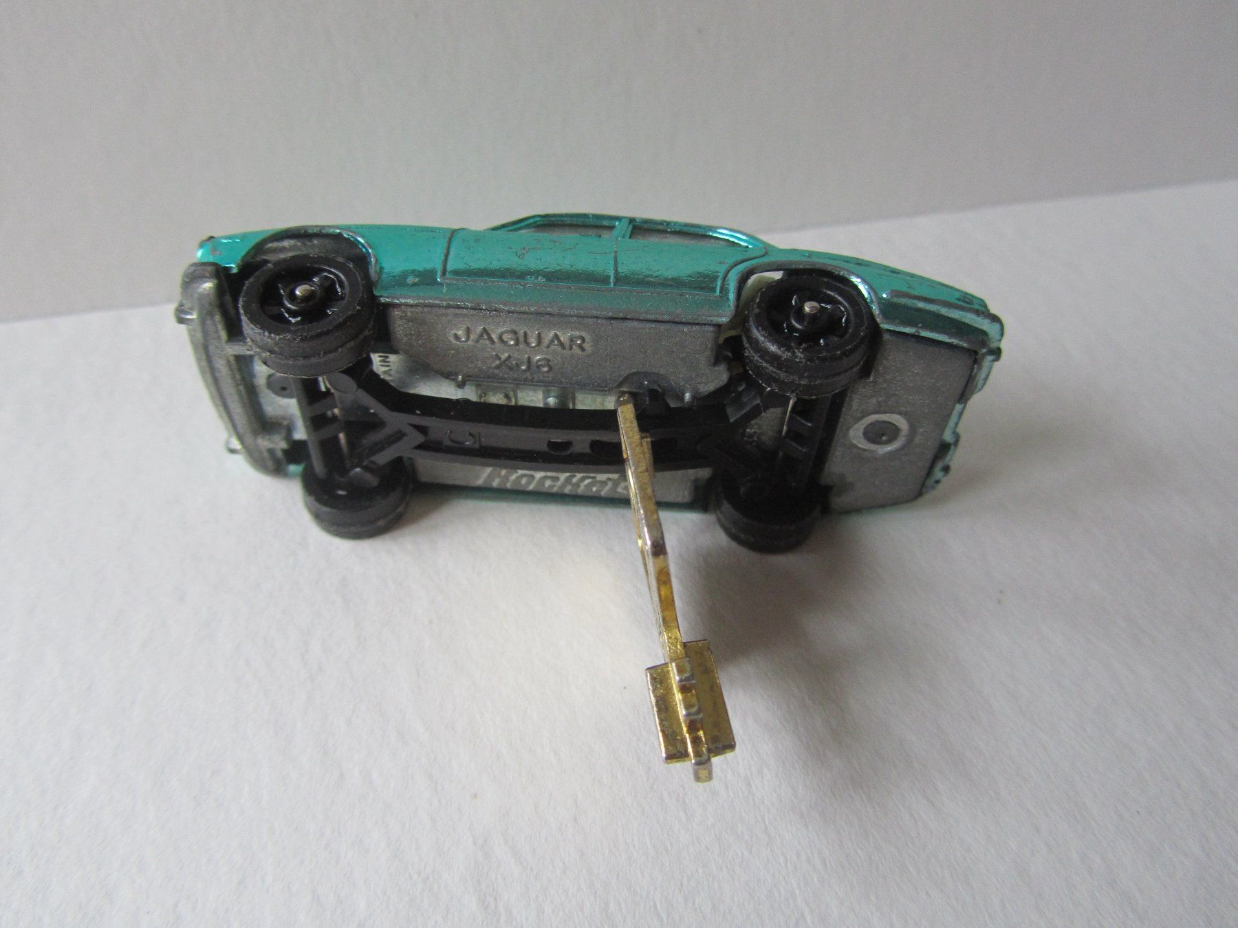 Corgi Toys Modellini d'auto: Jaguar XJ 6, Corgi Rockets, Nr. 902 – Usato da Weiningen ZH venduto da dietsch57 6