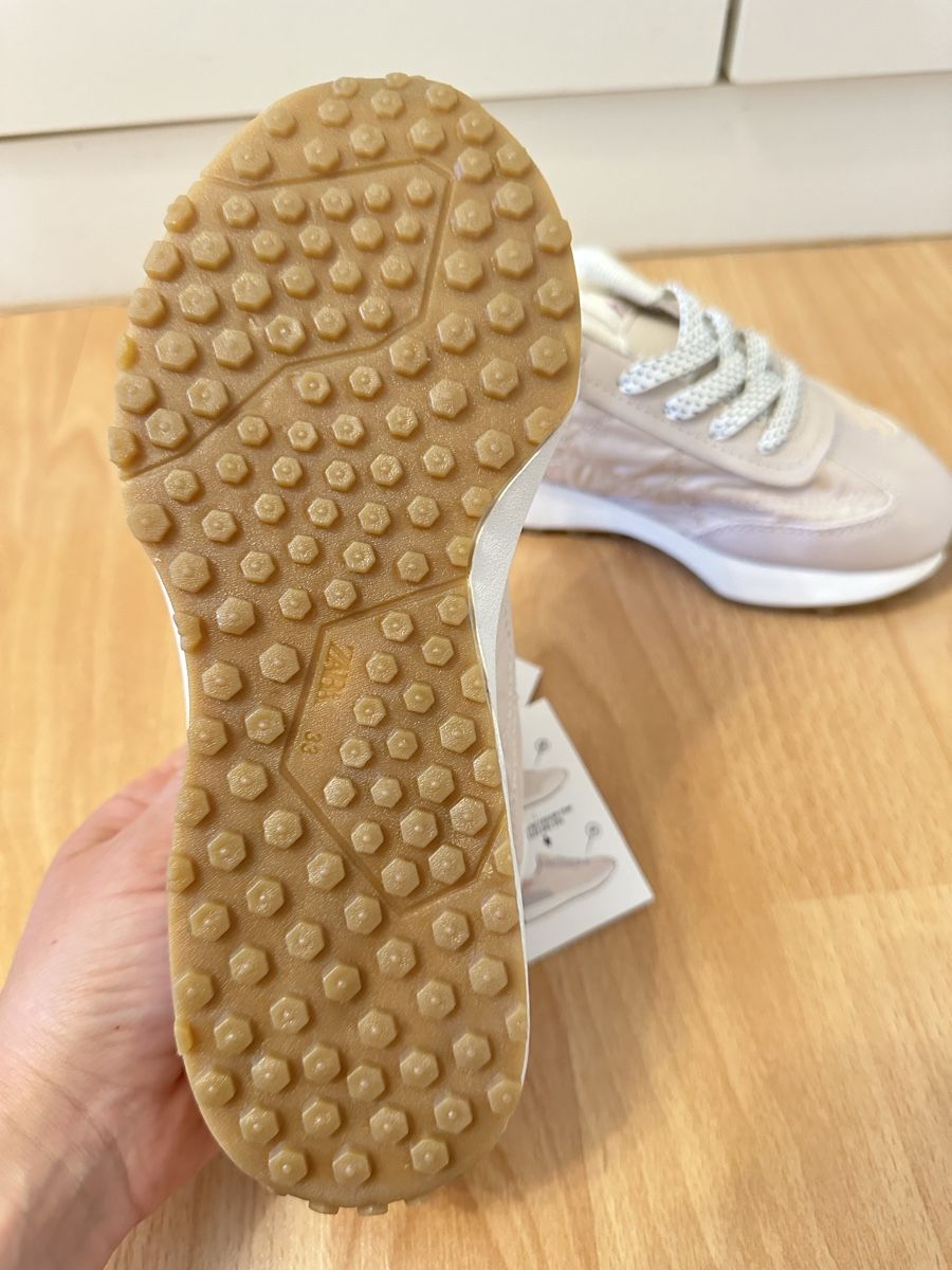 Schuhe für Mädchen: Turnschuhe von Zara – Neu und originalverpackt aus Zollikerberg von MK-13 3