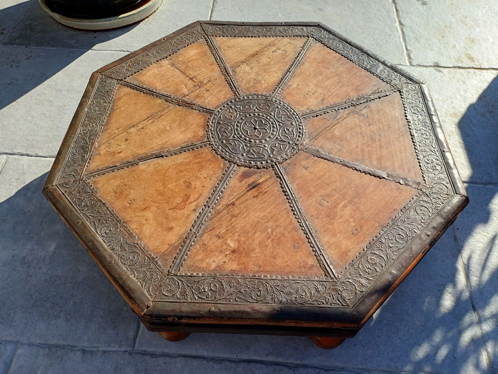 Tavoli: Ancienne table basse - Népal ou Nord de l'Inde – Usato da Begnins venduto da Drastic-Sound