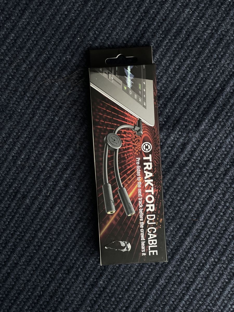 Cavi: Traktor dj splitter cable – Usato da Zürich venduto da AnnaM_