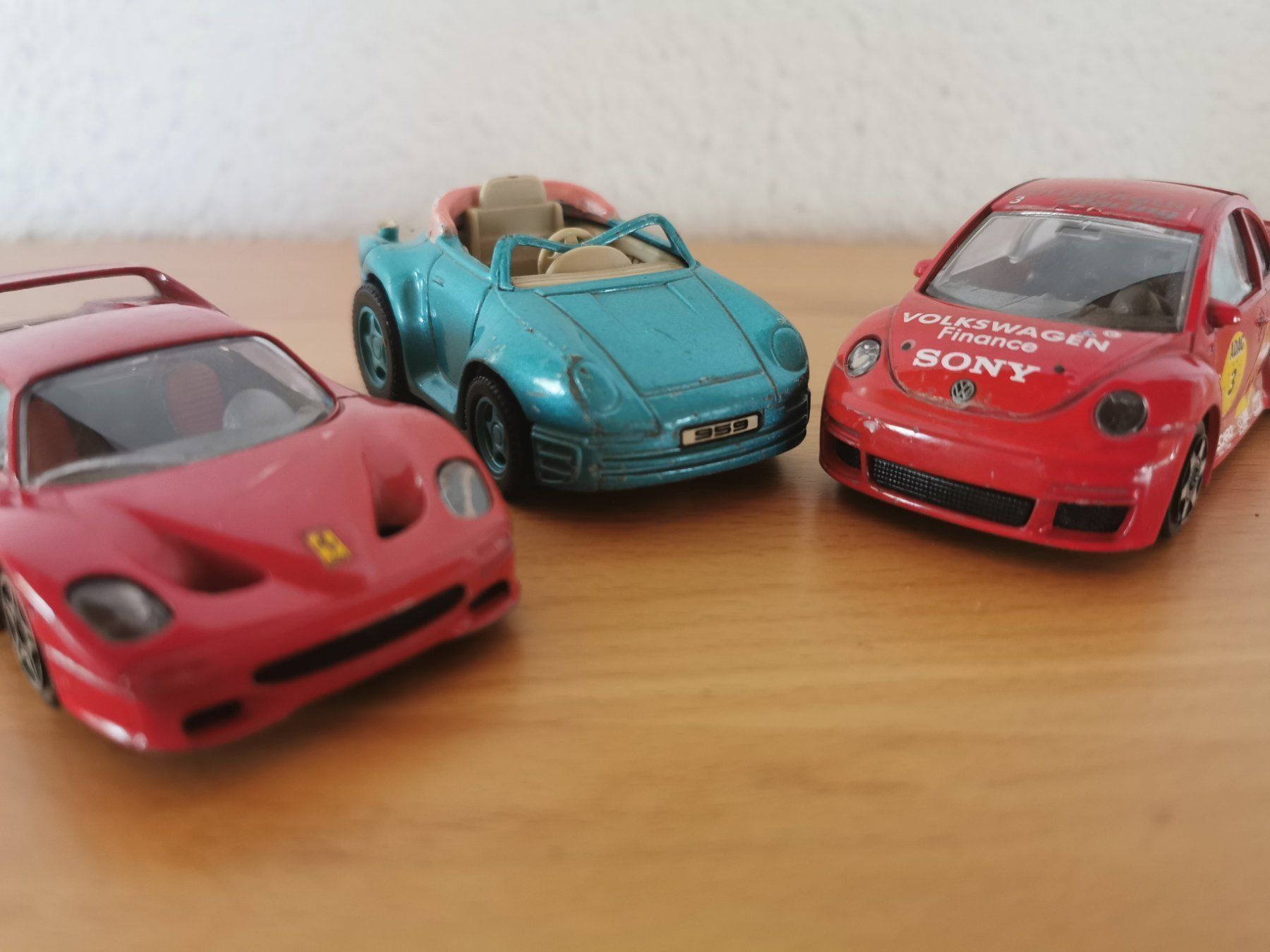 Ferrari Modellini d'auto: 3 Modellautos, 1 davon Ferrari – Usato da Gebenstorf venduto da Aturic
