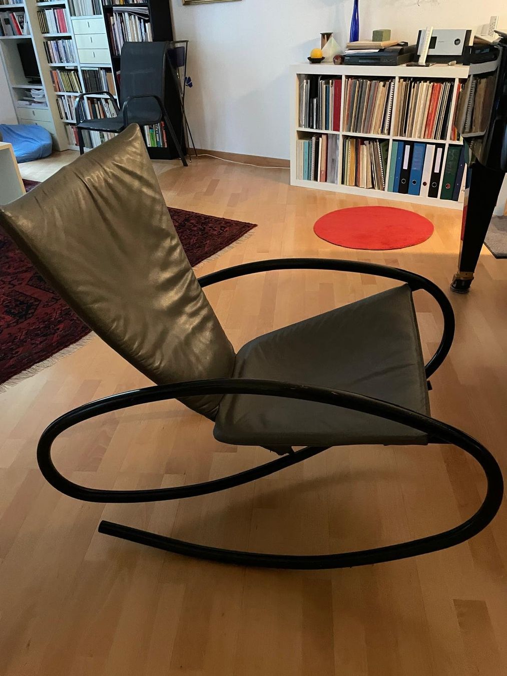Sedie: Schaukelstuhl Leder grau Metallgestell – Usato da Biel/Bienne venduto da K.Furler 2