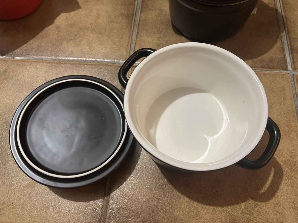 Set di piatti: Set de 6 mini-cocottes noires de service neuves – Nuovo e nell'imballaggio originale da Bellevue venduto da mz_GVA 1