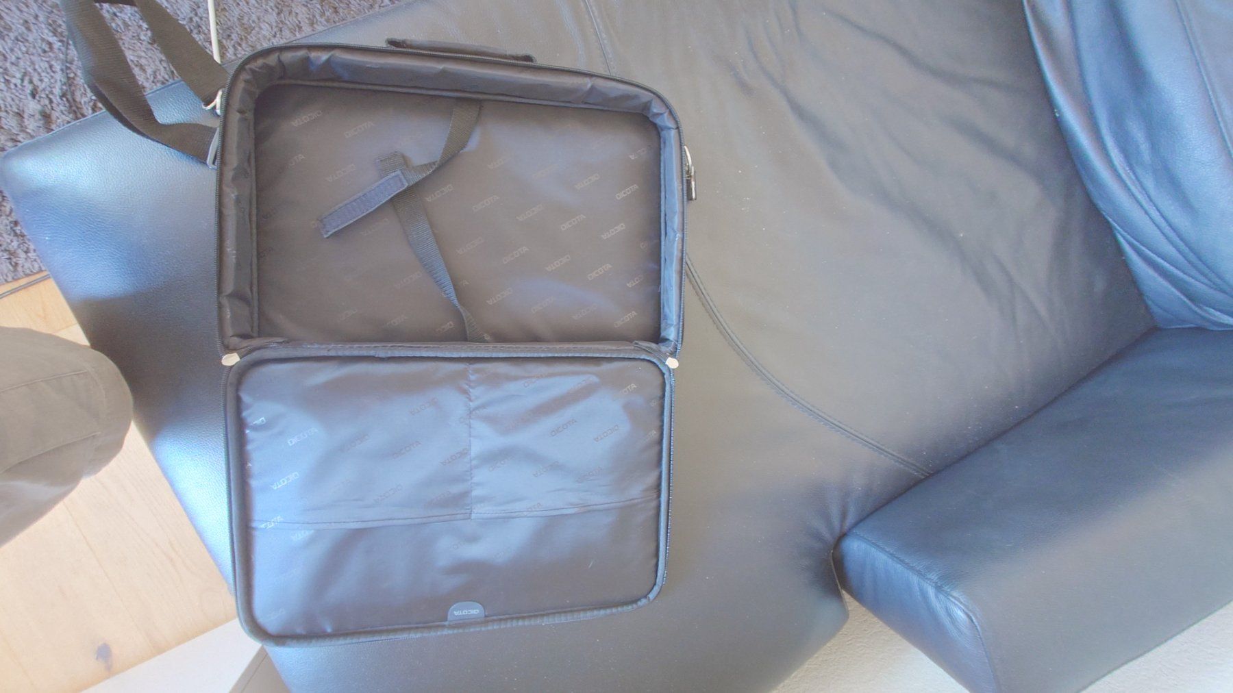 Taschen: Sacoche Dicota pour ordinateur 19" – Gebraucht aus Saignelégier von maelk11 1