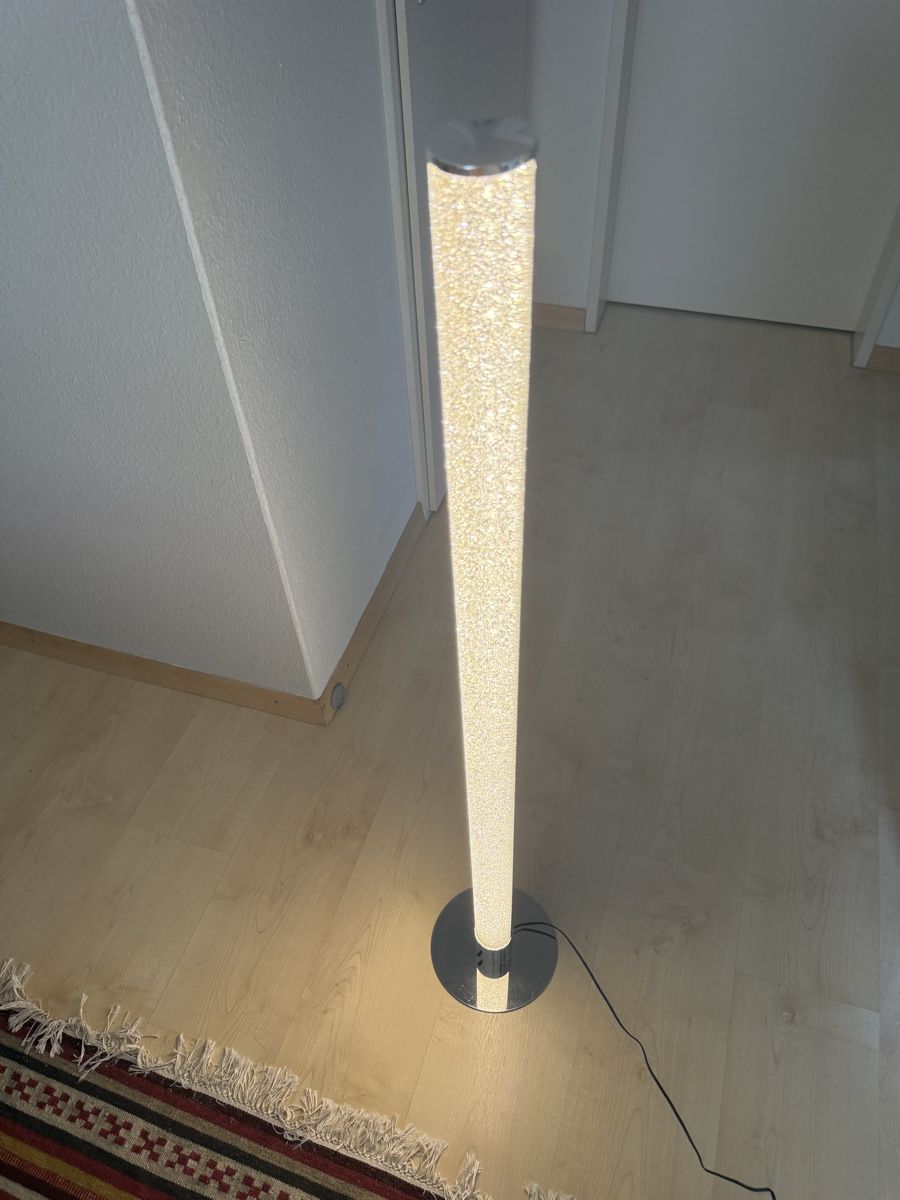 Lampade: Schöne Stehleuchte für Wohnraum – Usato da Zürich venduto da guel_1907