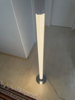Schöne Stehleuchte für Wohnraum