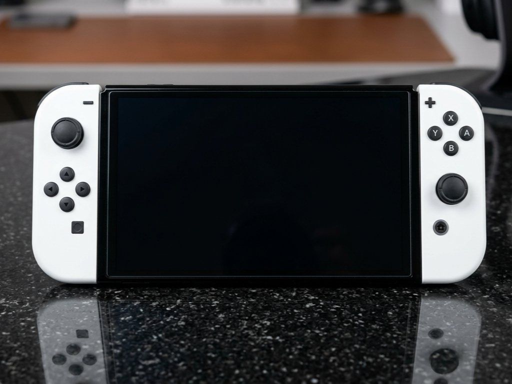 Nintendo Konsolen: Nintendo Switch OLED Konsole mit OVP & Kaufquittung – Gebraucht aus Birmensdorf ZH von Swiss-Sell750
