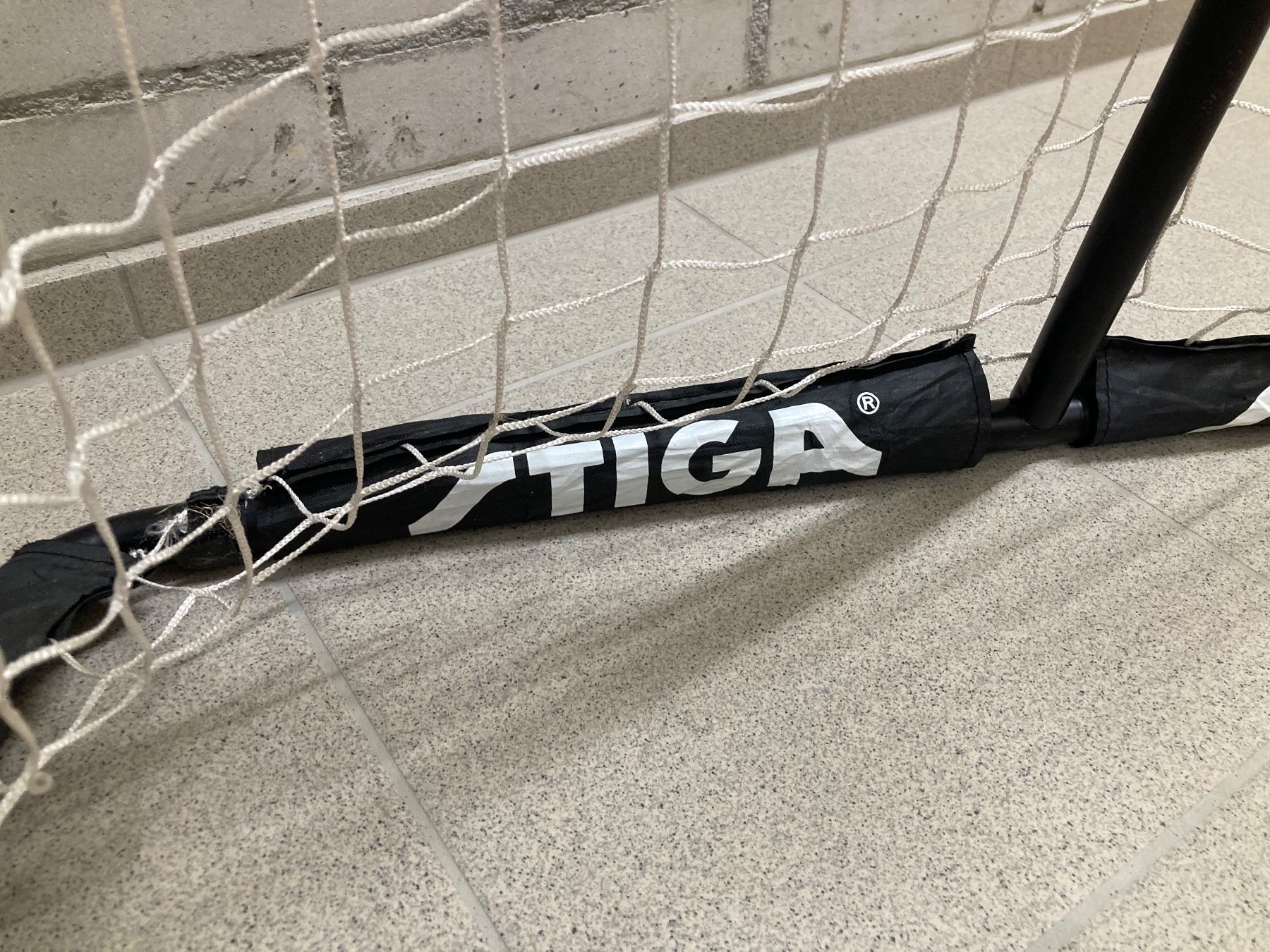 Spiele: Eishockey-Tor mit Schläger – Gebraucht aus Felsberg von kat_v2cm 1