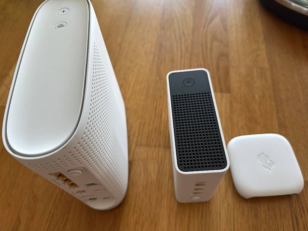 Modems & Router: Swisscom Internet-Box 5 Pro, TV-Box 5, WLAN-Box 2 – Gebraucht aus Nänikon von tue_ps2j