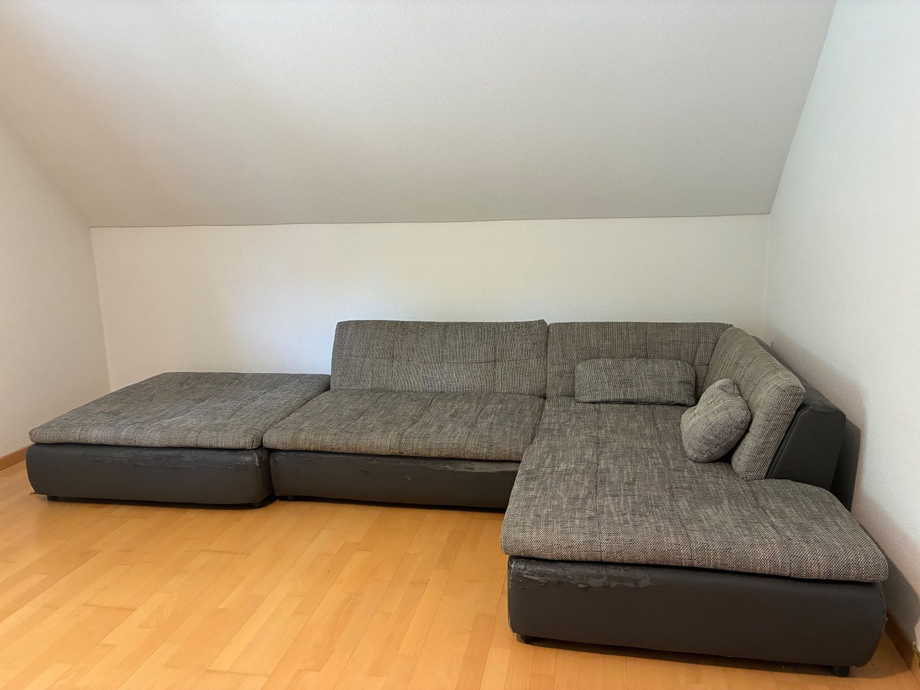 Sofas: Ecksofa Schlafsofa Couch grau L-Form gebraucht – D'occasion à Zürich par Ari_DP