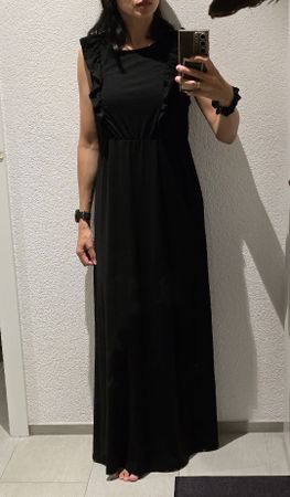 Langes Umstands- und Stillkleid schwarz mit Rüschen