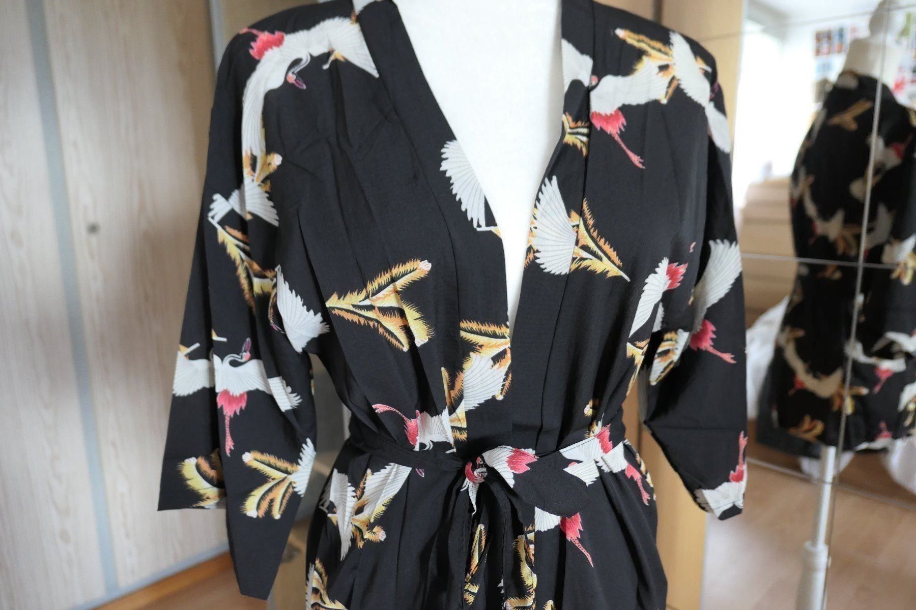 Arte internazionale: Kimono noir imprimé grues - taille S – Usato da St-Aubin FR venduto da Tiweety 1