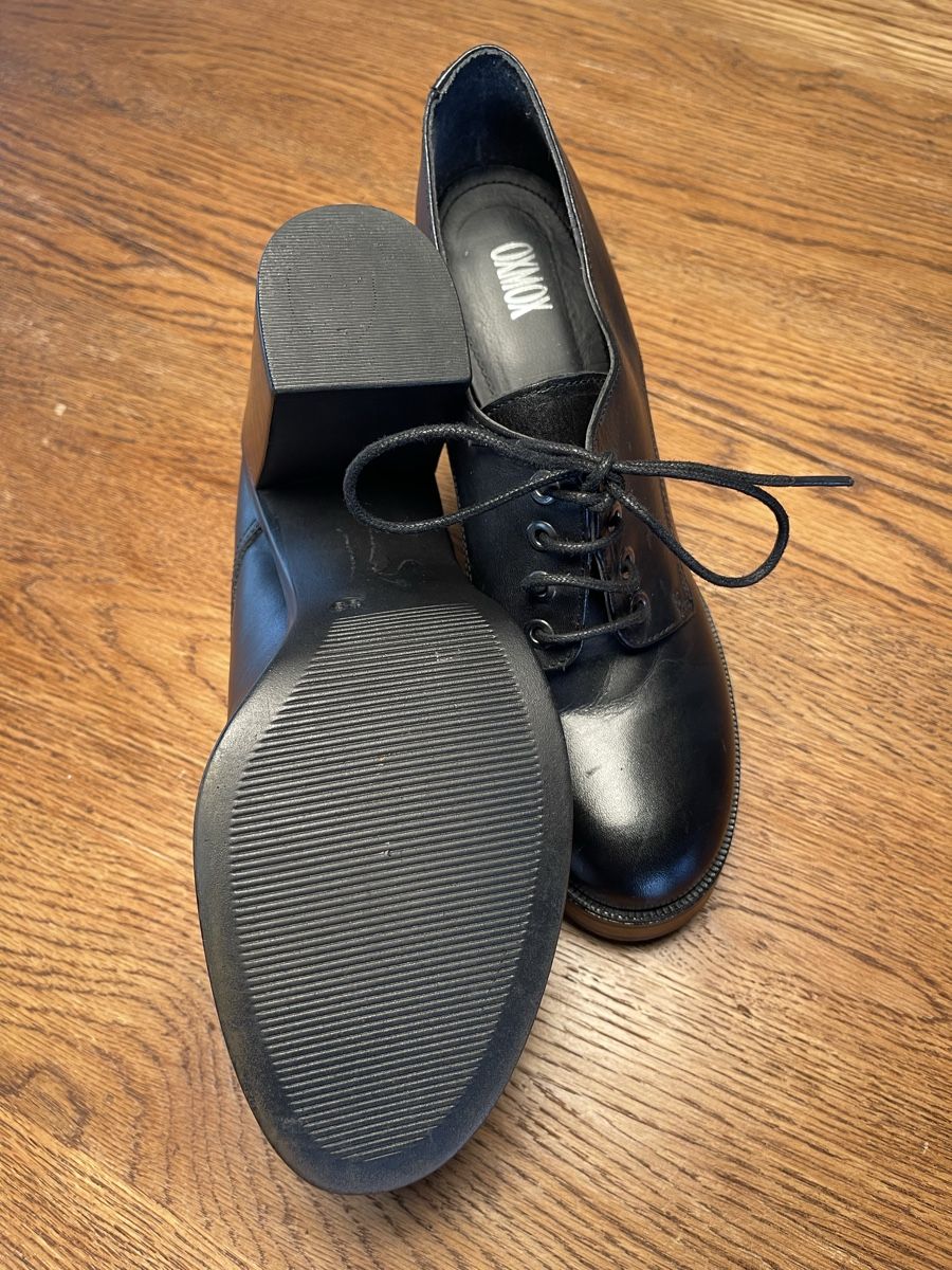 Scarpe da donna: Schwarze OXMOX Schnürschuhe, Gr. 39 – Usato da Läufelfingen venduto da B_C_Sch. 2