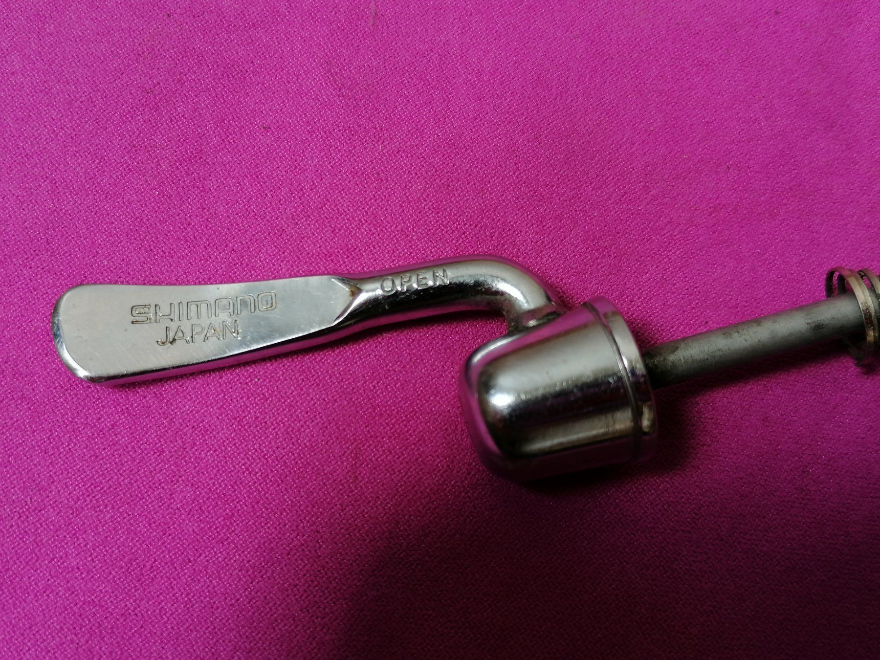 Shimano Ersatzteile: Shimano Dura Ace Schnellspanner Vorderrad – Gebraucht aus Lausanne von Frankenstein 1