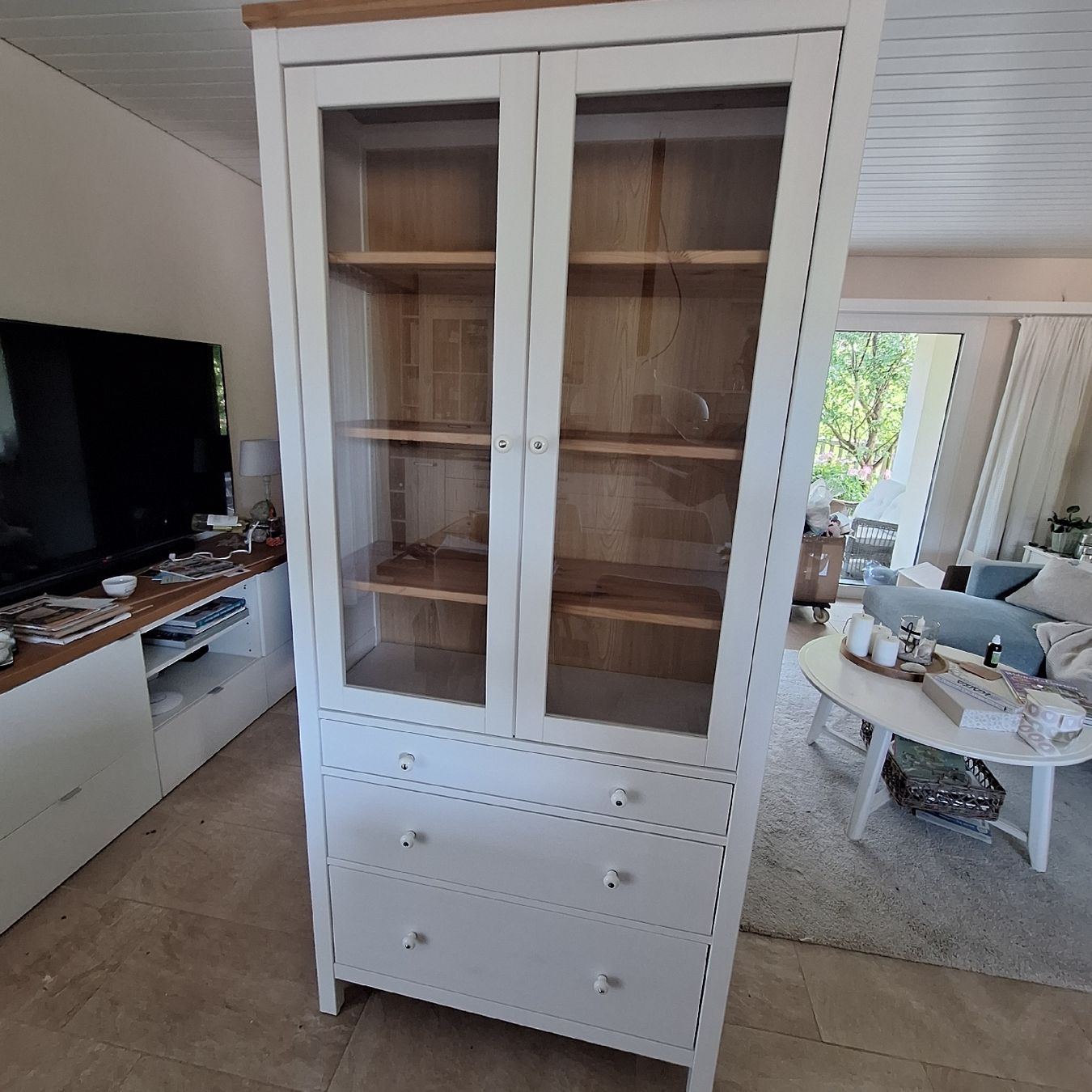 Ikea Vetrine: Hemnes Vitrinen Schrank IKEA – Usato da Itingen venduto da Samlandy