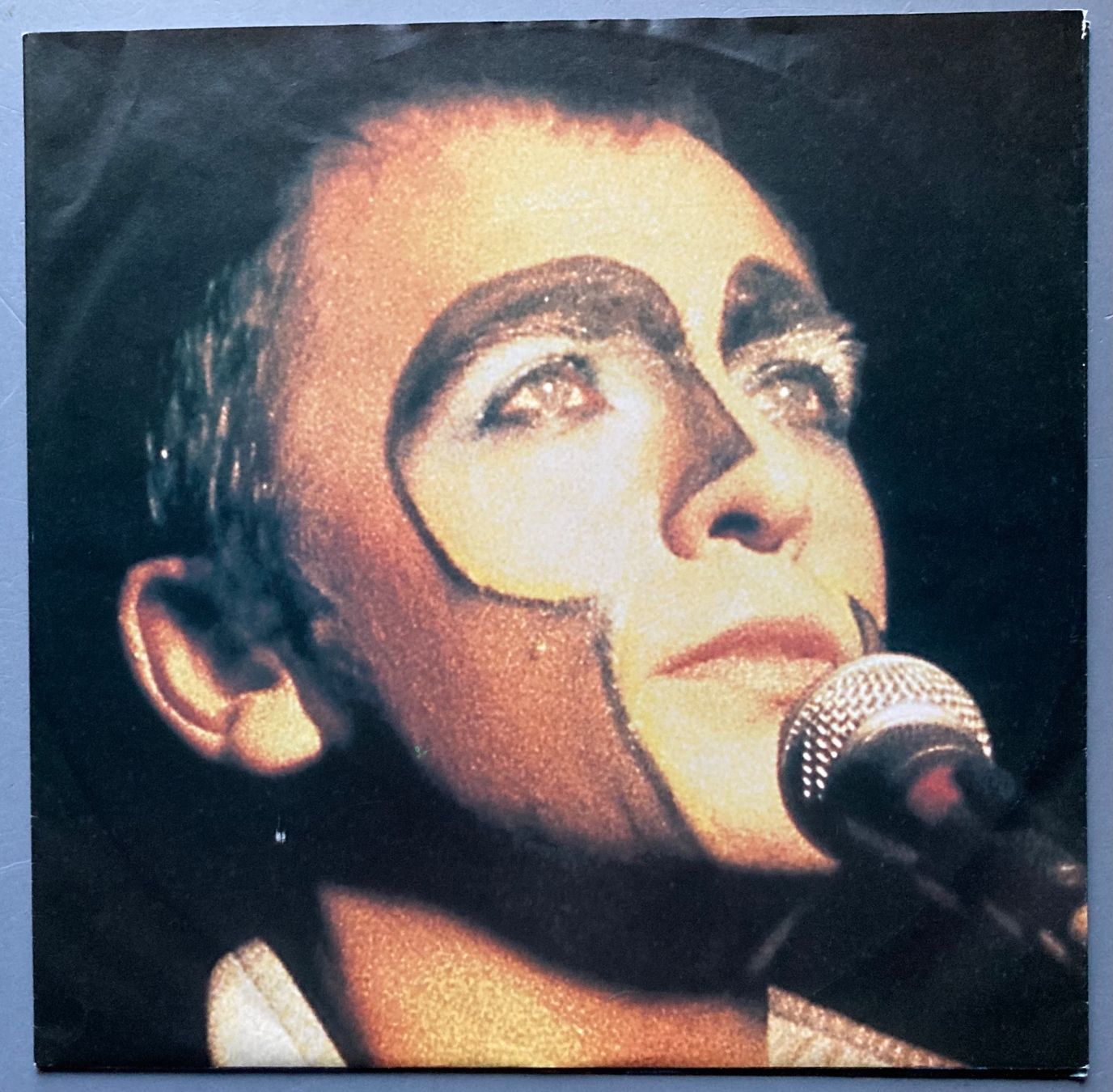Dischi in vinile: GENESIS / PETER GABRIEL - PLAY LIVE – Usato da Poliez-Pittet venduto da Newtown-Records 2