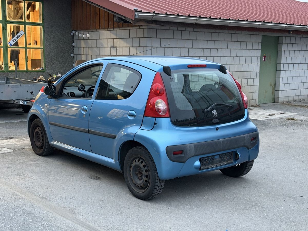 Peugeot Automobili: Peugeot 107 1.0i – Usato da Steffisburg venduto da Carguy 2