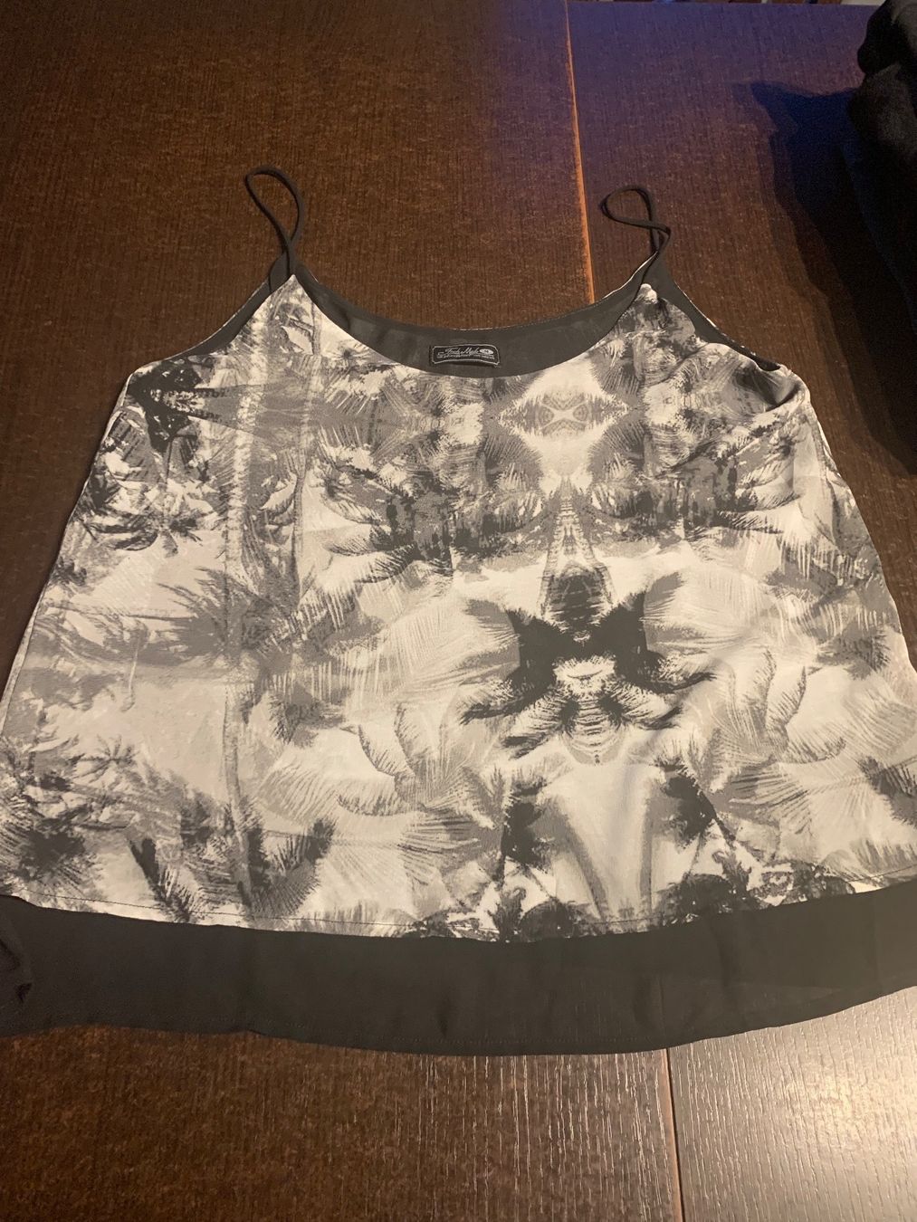 Tops: Pull à bretelles taille M – Neu (gemäss Beschreibung) aus Domdidier von qatar1973 1