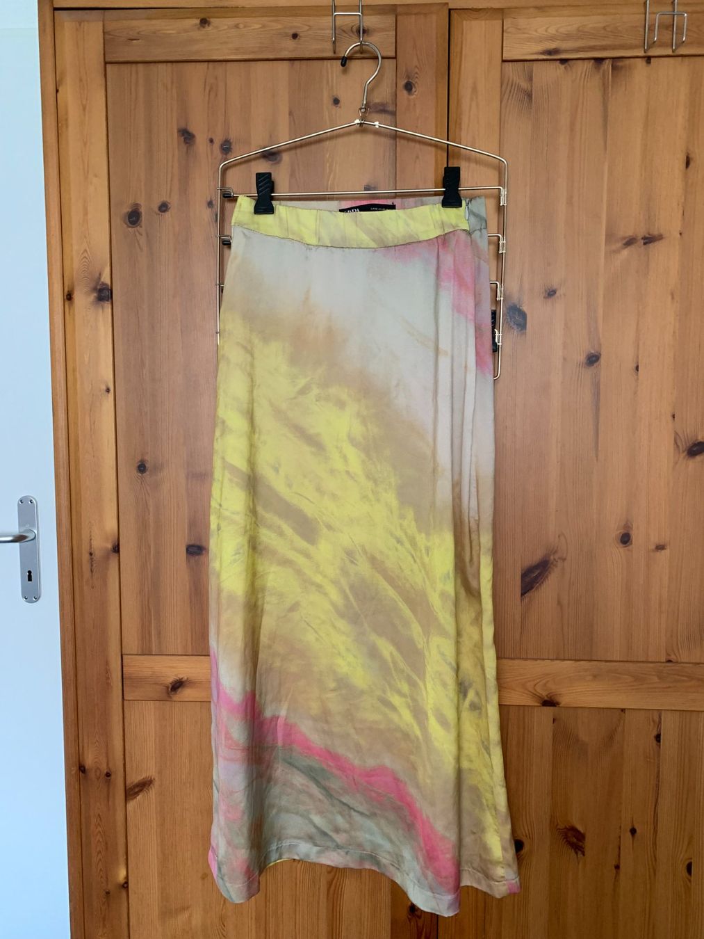 Zara Jupes: Rock ZARA gemustert XS – D'occasion à Hochfelden par mmww.97