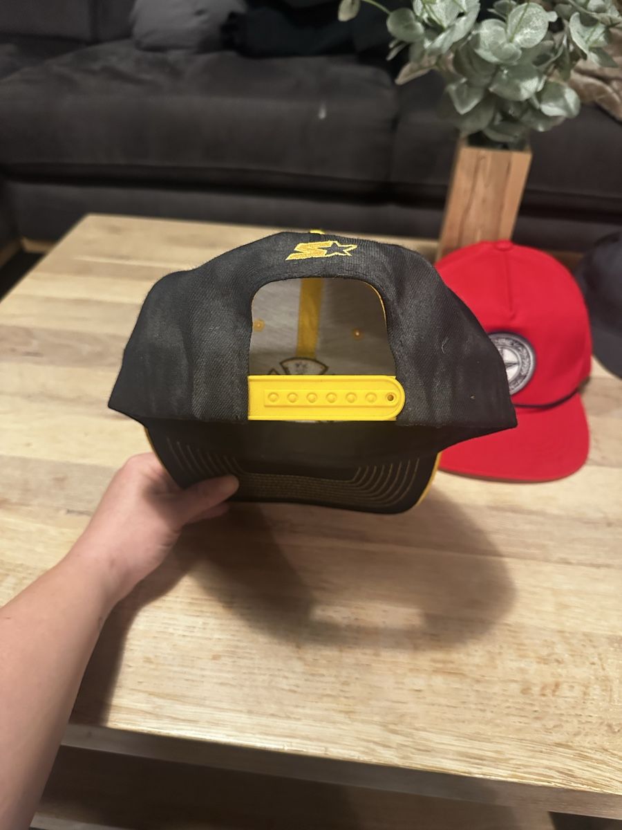 Obey Chapeaux, bonnets & casquettes: Cap Paket 4x Volcom Independent Obey Snapback – D'occasion à Winterthur par whatdreamz 2
