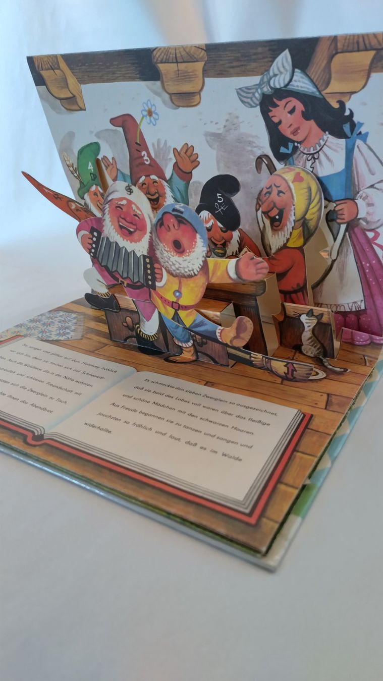 Libri: Kubasta Pop-Up Buch 1983 / Schneewittchen ab Fr. 18       .- – Usato da Bellach venduto da JingleJerry 6