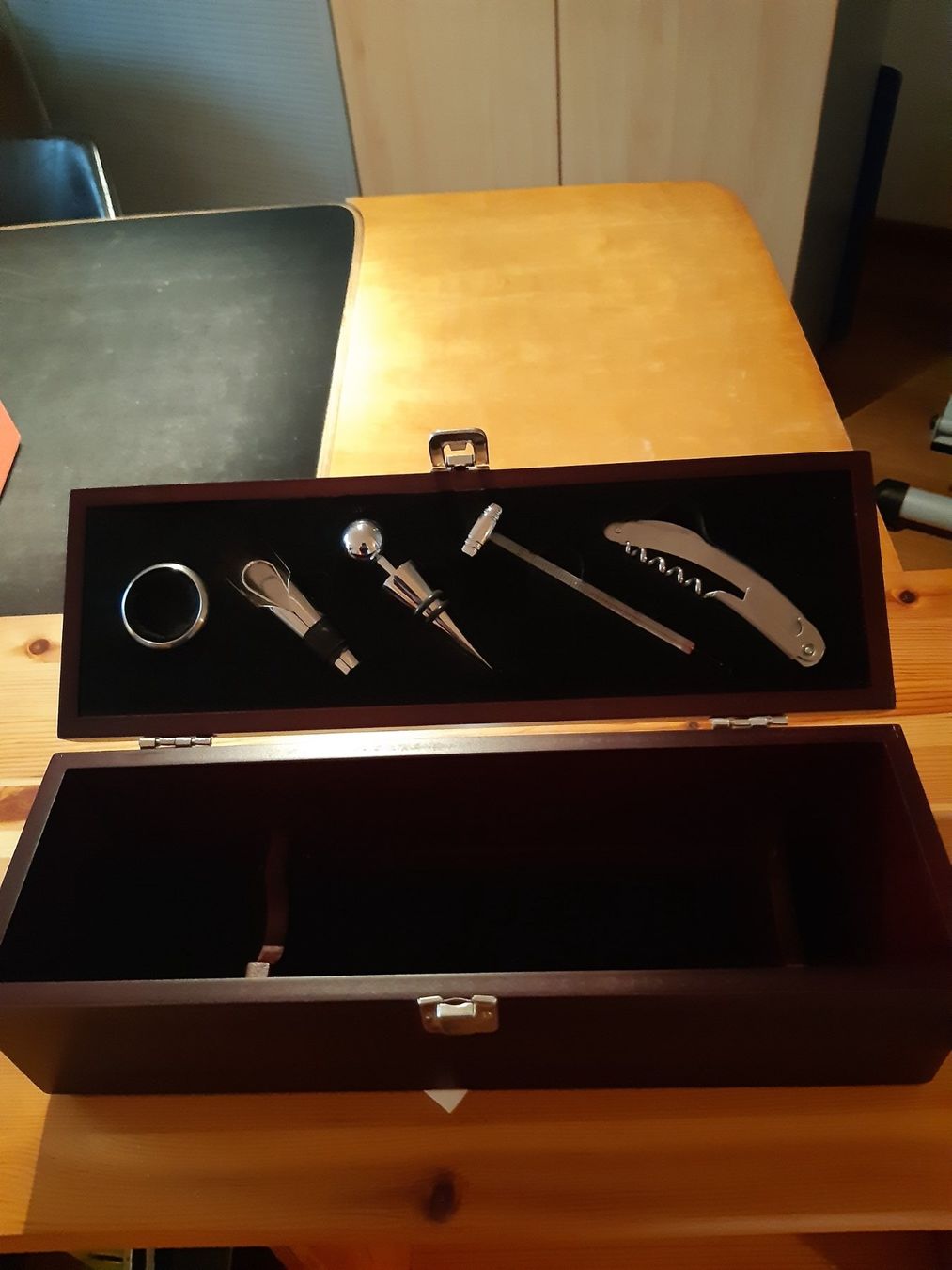 Articles en bois: Wein Zubehör Set – Neuf avec emballage d'origine à Uster par mos_8klm