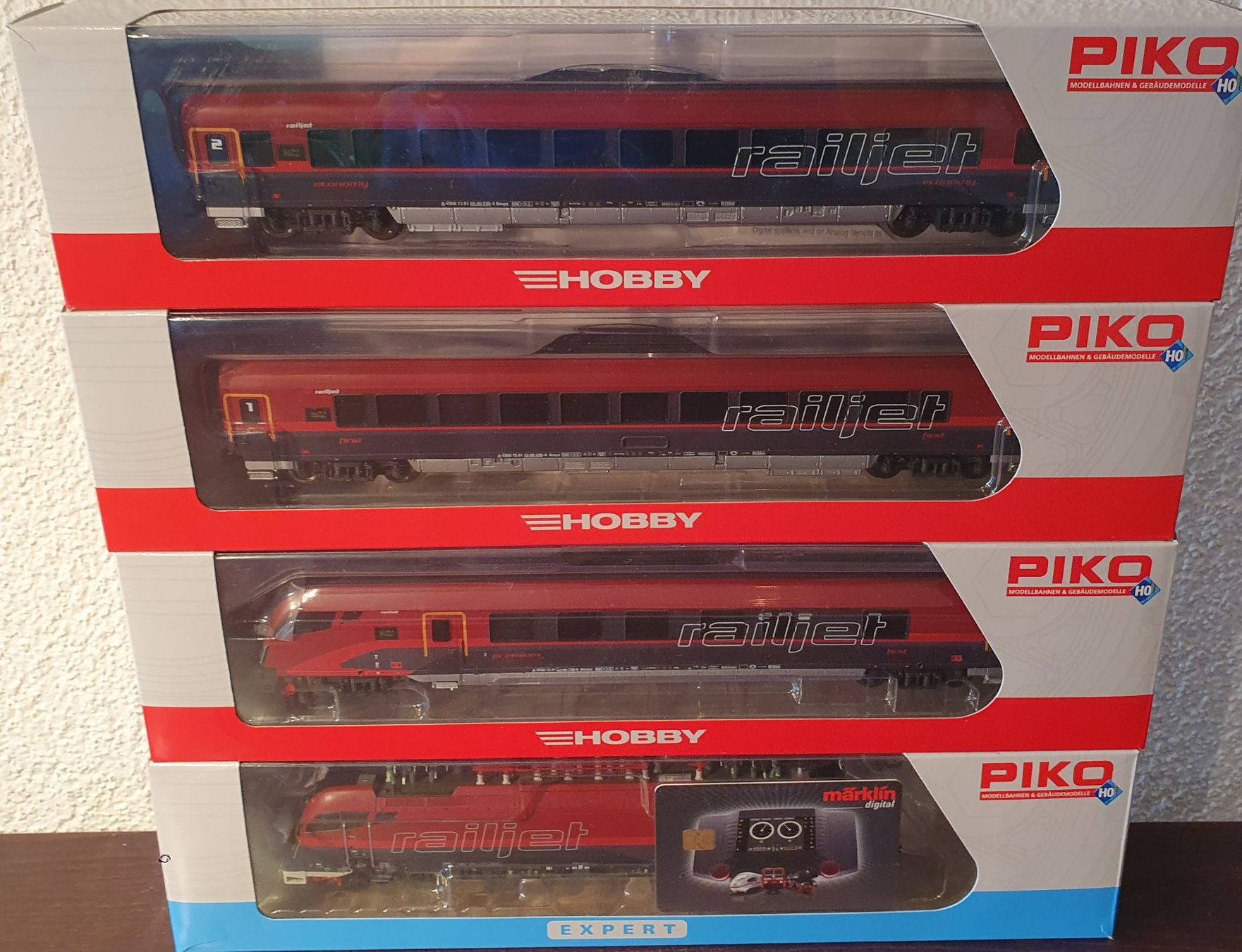 Piko Modellini di ferrovie: PIKO:AC: ÖBB RAILJET 4-TEILIG DIGITAL OVP – Usato da Biglen venduto da taunus82
