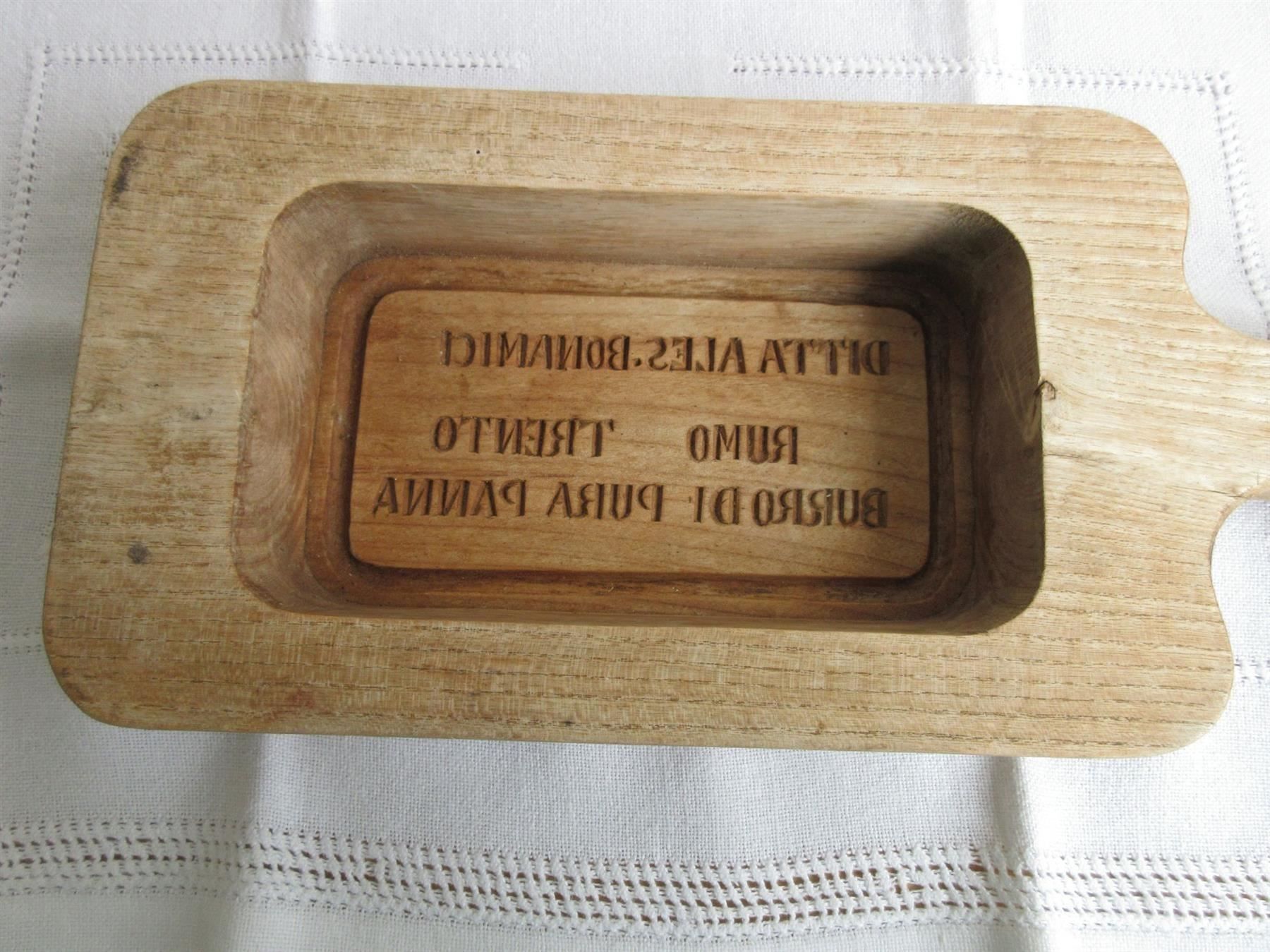 Elettrodomestici da cucina: Buttermodel / Holzmodel, antik – Usato da Binningen venduto da mondoantico 2