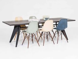 Vitra EM Tisch von Jean Prouvé in dunkler Eiche