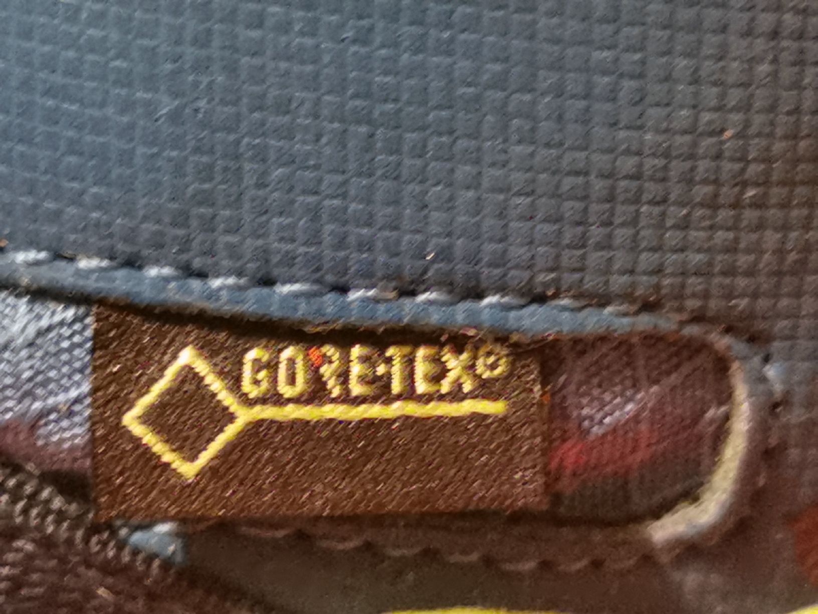 Adidas Scarpe da uomo: Adidas Kinder Schuhe Gr. 22 – Nuovo e nell'imballaggio originale da Schlieren venduto da vlalif 4