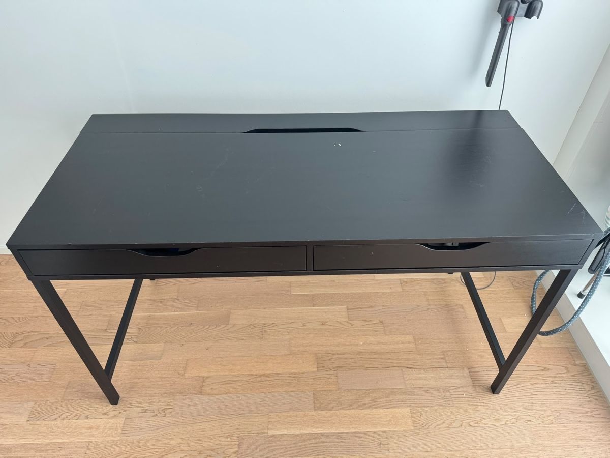 Schreibtische: Schreibtisch – Neu (gemäss Beschreibung) aus Dietikon von ani_2pds
