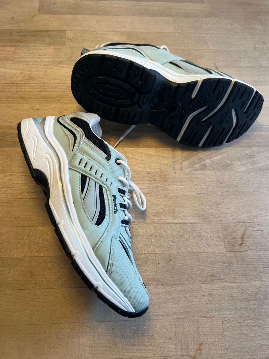 Bench Scarpe da uomo: Bench Sneaker Gr. 40 Herbst Turnschuhe Schuhe – Usato da St. Margrethen SG venduto da ing_p6fy