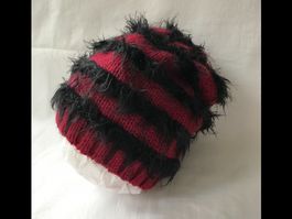 Flauschige Strickmütze von Benetton für 6-9jährige