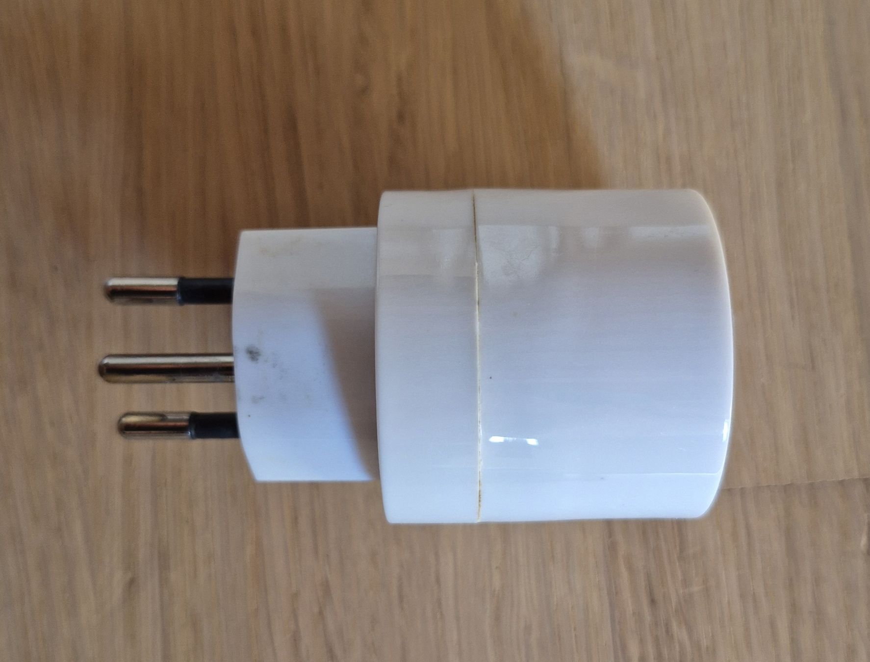 Lecteurs & Adaptateurs: Adapter Schuko (EU) -> Schweiz  – D'occasion à Volketswil par SwissAir86