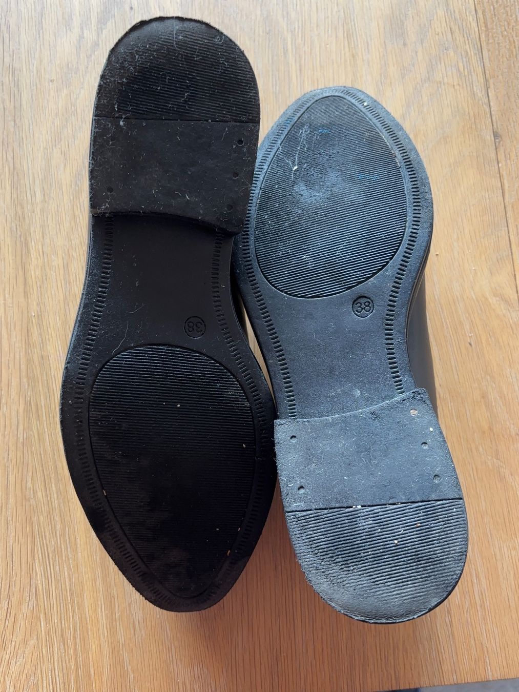 Scarpe da donna: Derbies cloutés taille 38 – Usato da Biel-Bienne venduto da sarahthierry 2