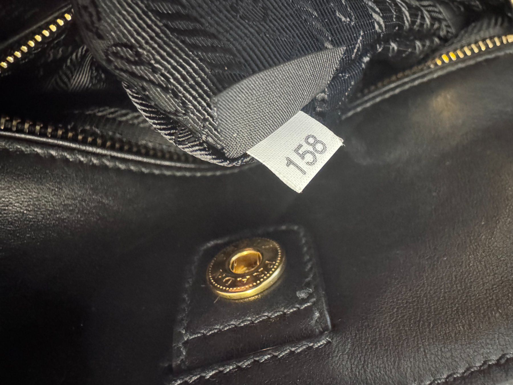 Prada Borse da donna: Prada Front Pocket Wing Tote, schwarz – Usato da Nürensdorf venduto da 2ND_STORY 9