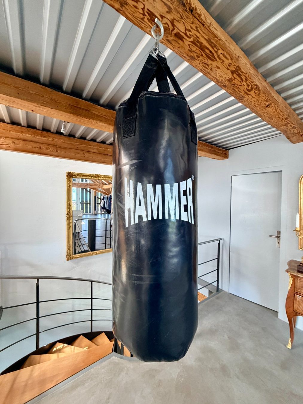 Sacchi da boxe: NA0101 Hammer Boxsack Schwarz ca. 90x33cm – Usato da Horgen venduto da Paintingmaster 1