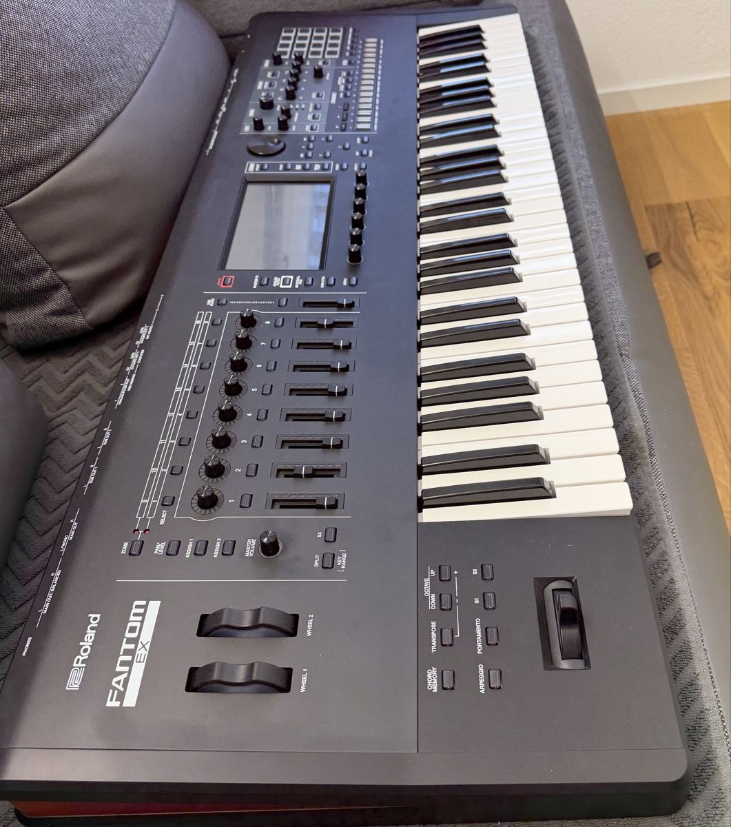 Roland Musikinstrumente: Roland Fantom 6 EX – Neu und originalverpackt aus st.gallen von Musikcarlo 5