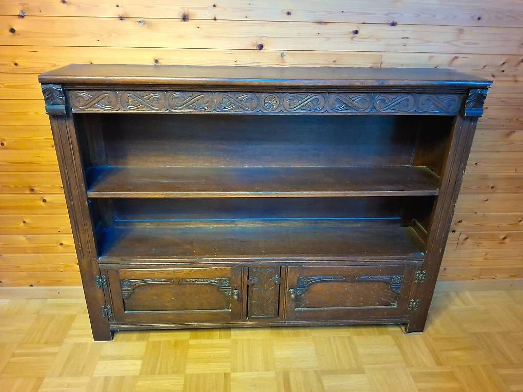Büffets: Bibliothèque basse en chêne massif sculpté Style rustique – Gebraucht aus marly von col_8kfr