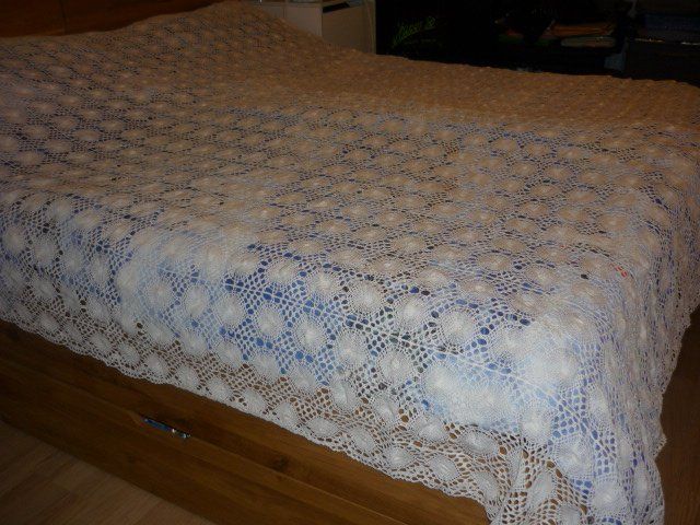 Coperte: TISCHDECKE ODER BETTDECKE  HANDARBEIT 2,45X2,45  NEU – Nuovo (secondo la descrizione) da St.Gallen venduto da Anso 3