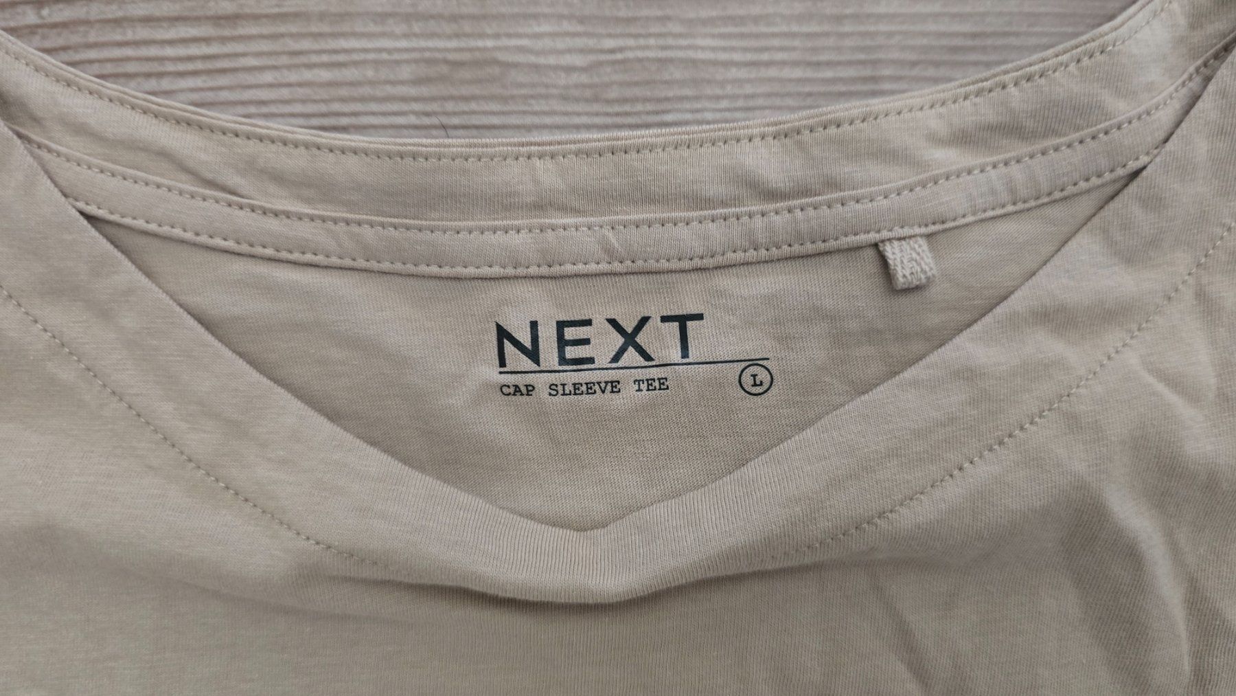 Next T-Shirts: 🆕 Next Cap Sleeve Tee - L - Beige/Sand – Neu (gemäss Beschreibung) aus Thalwil von VitaMini 1