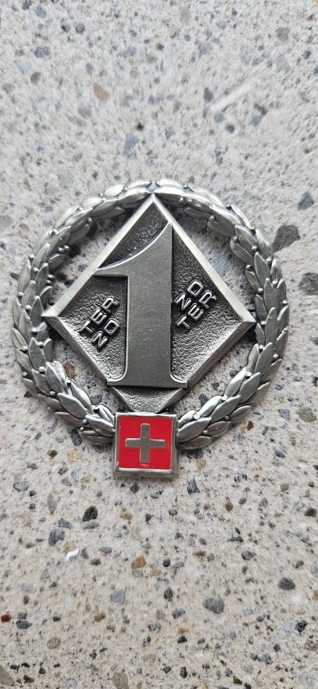 Schweizer Armee Placchette & Badge: *** Beretemblem Silber Schweizer Armee *** – Nuovo e nell'imballaggio originale da Riedholz venduto da fr_sIruP