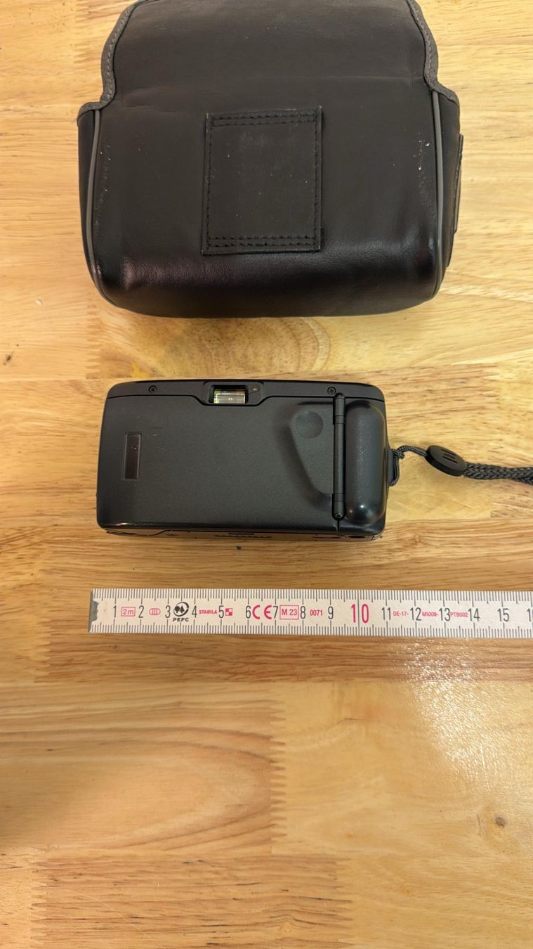 Minolta Fotocamera: Minolta Riva Panorama 35mm Kompaktkamera mit Tasche – Usato da Birsfelden venduto da inf_l2yy 1