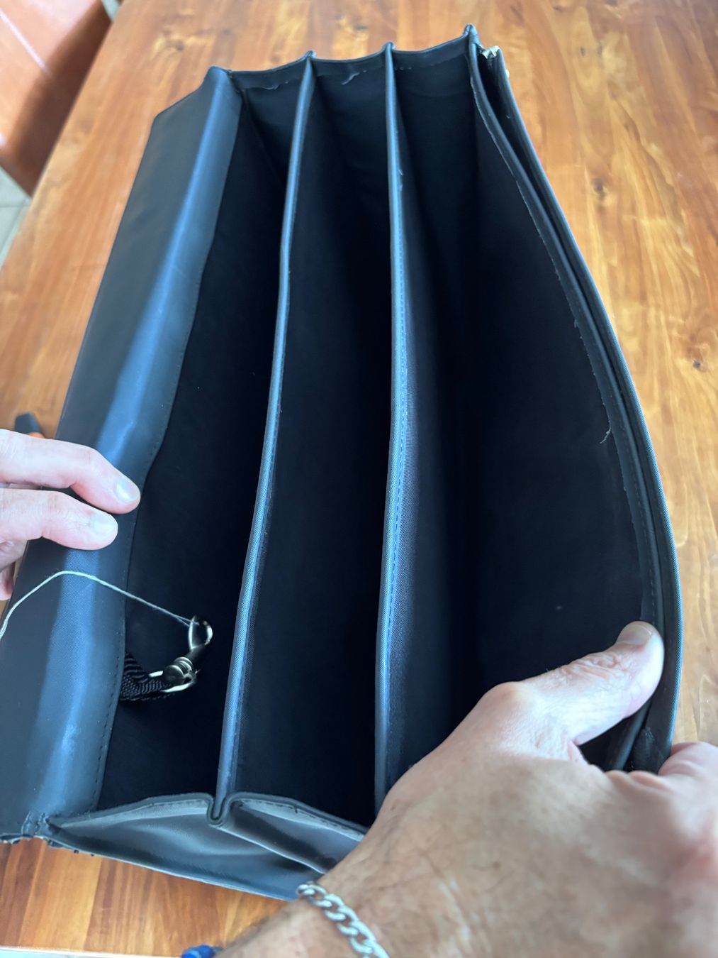 Valises & Sacs: Aktentasche schwarz abschliessbar – D'occasion à Balsthal par Uroby 5