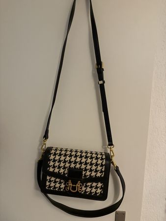 Schwarze Tasche