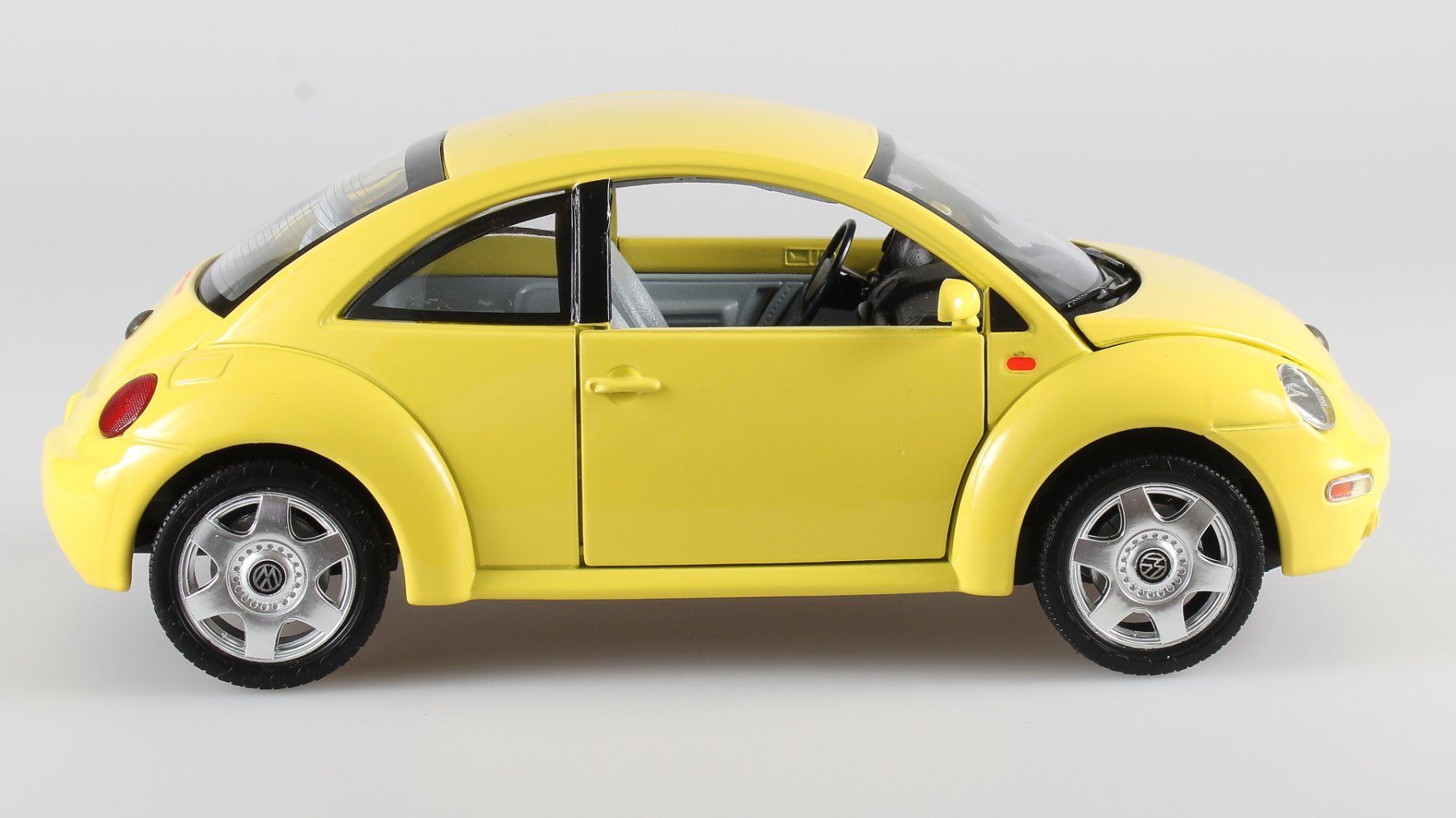 Bburago Modellini d'auto: VW New Beetle – Usato da Gossau SG venduto da mifab 1