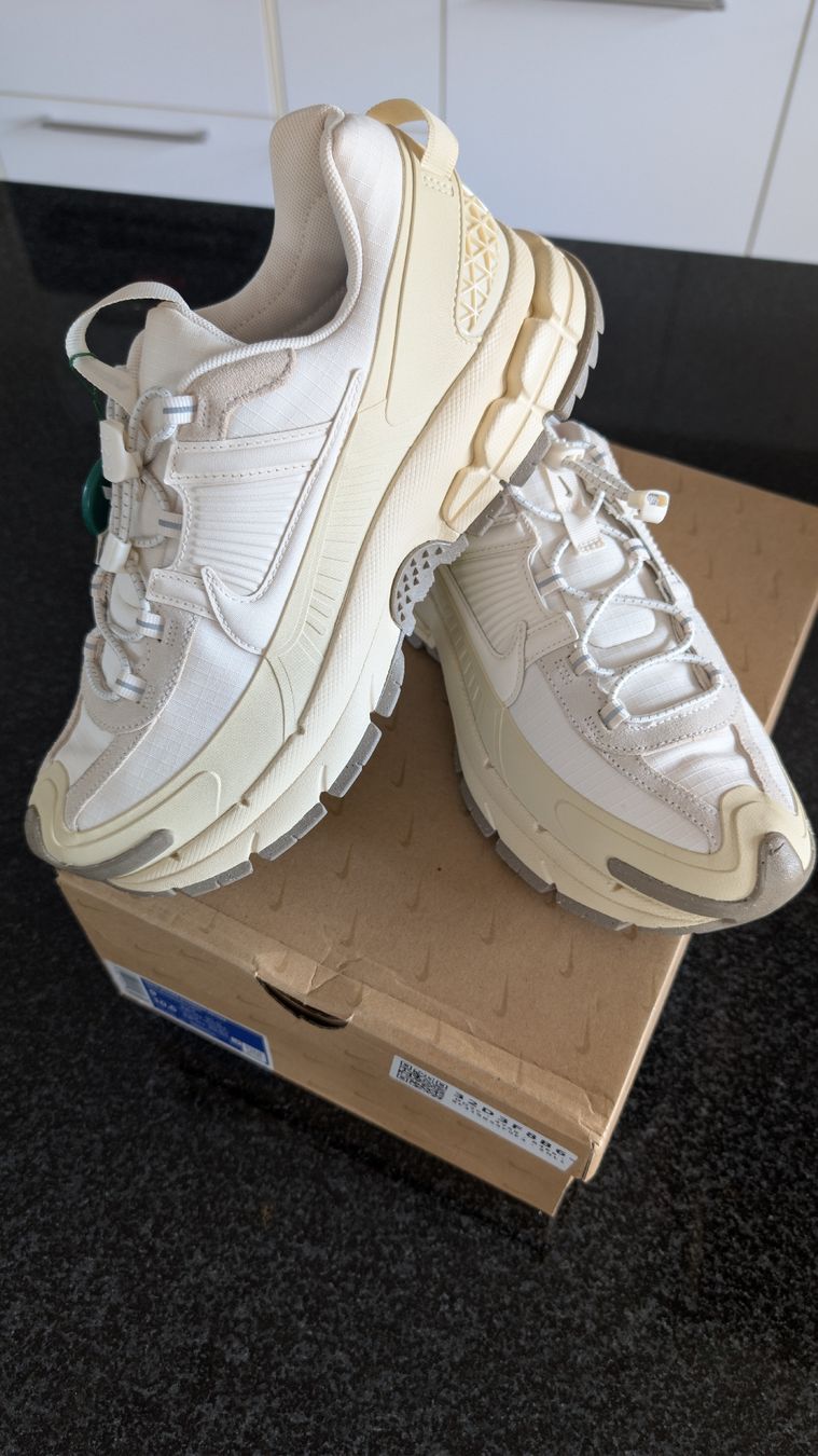 Nike Scarpe da uomo: Nike Zoom Vomero Roam 42.5 – Nuovo e nell'imballaggio originale da Rümlang venduto da Pascal_Gut 4