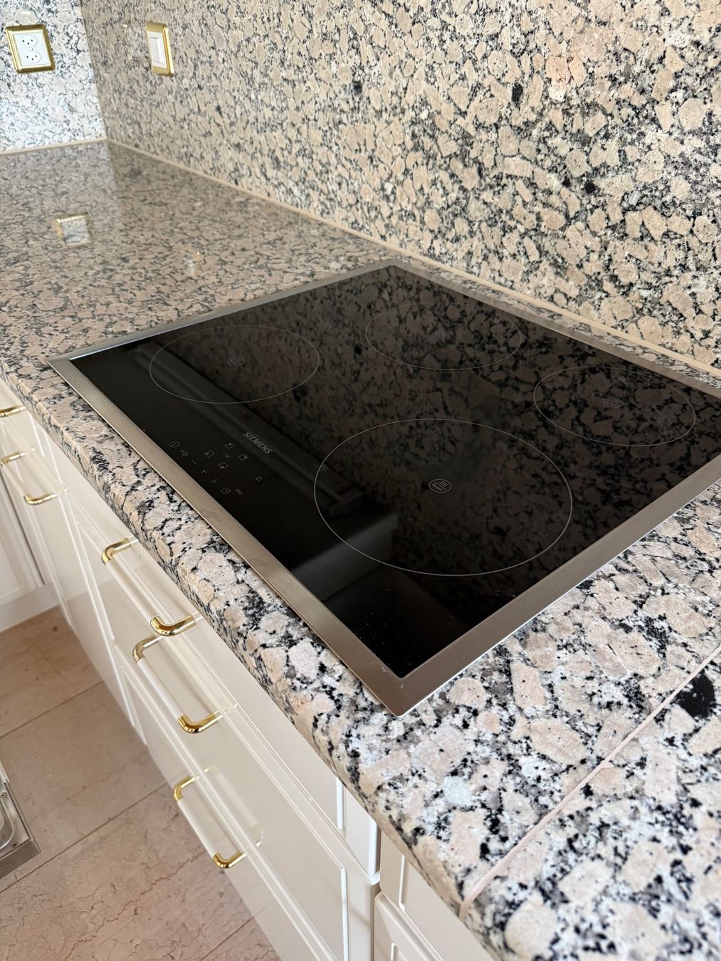 Siemens Cuisinières: Siemens Kochfeld Induktion – D'occasion à Jona par Miele_2025