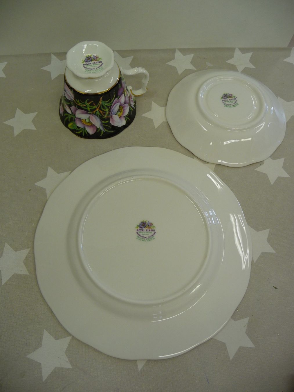 Royal Albert Set di piatti: Royal Albert Prairie Crocus "Trio" – Usato da Rafz venduto da Powacaddy 3