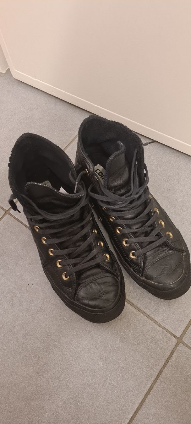 Converse Scarpe da uomo: Converse Leder Hightop Gr. 40 schwarz gold – Usato da Glattpark(Opfikon) venduto da ejo_m8fr